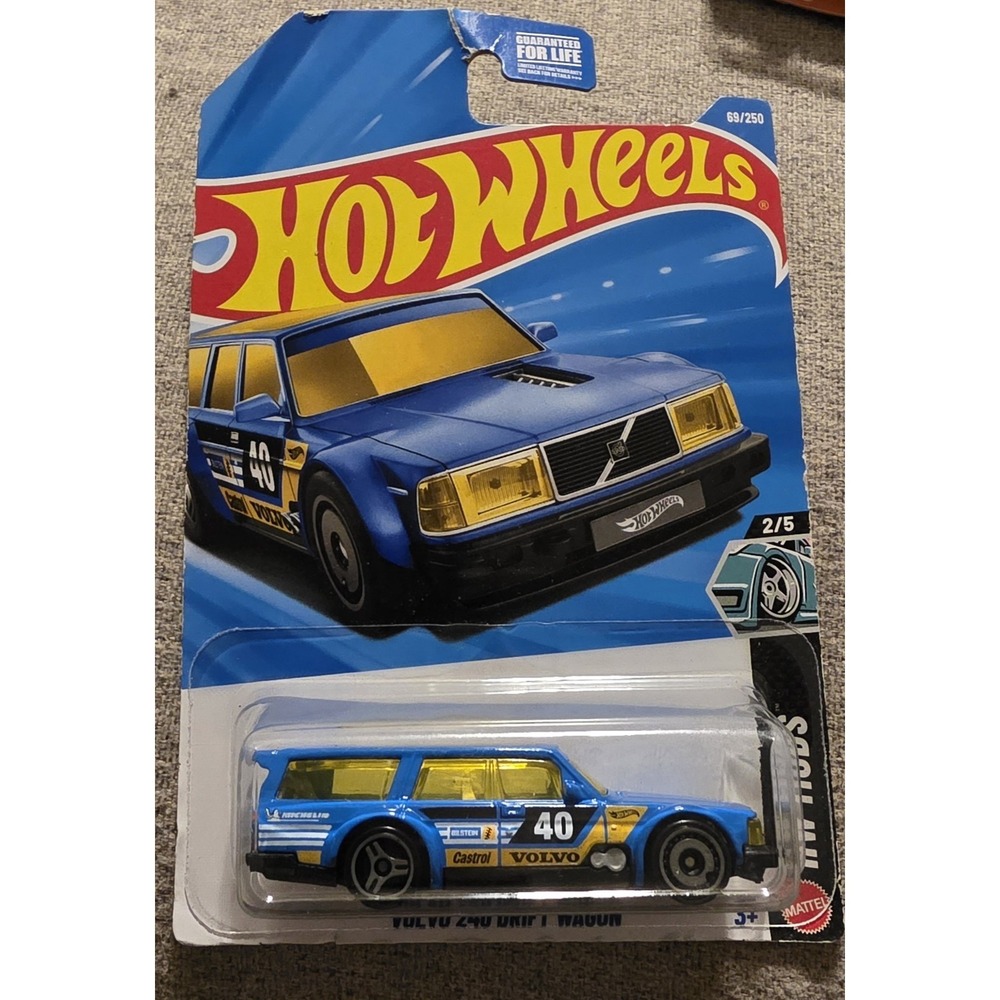 Hot Wheels 1:64 Diecast Volvo 240 Drift Wagon Car Blue Unopened Box